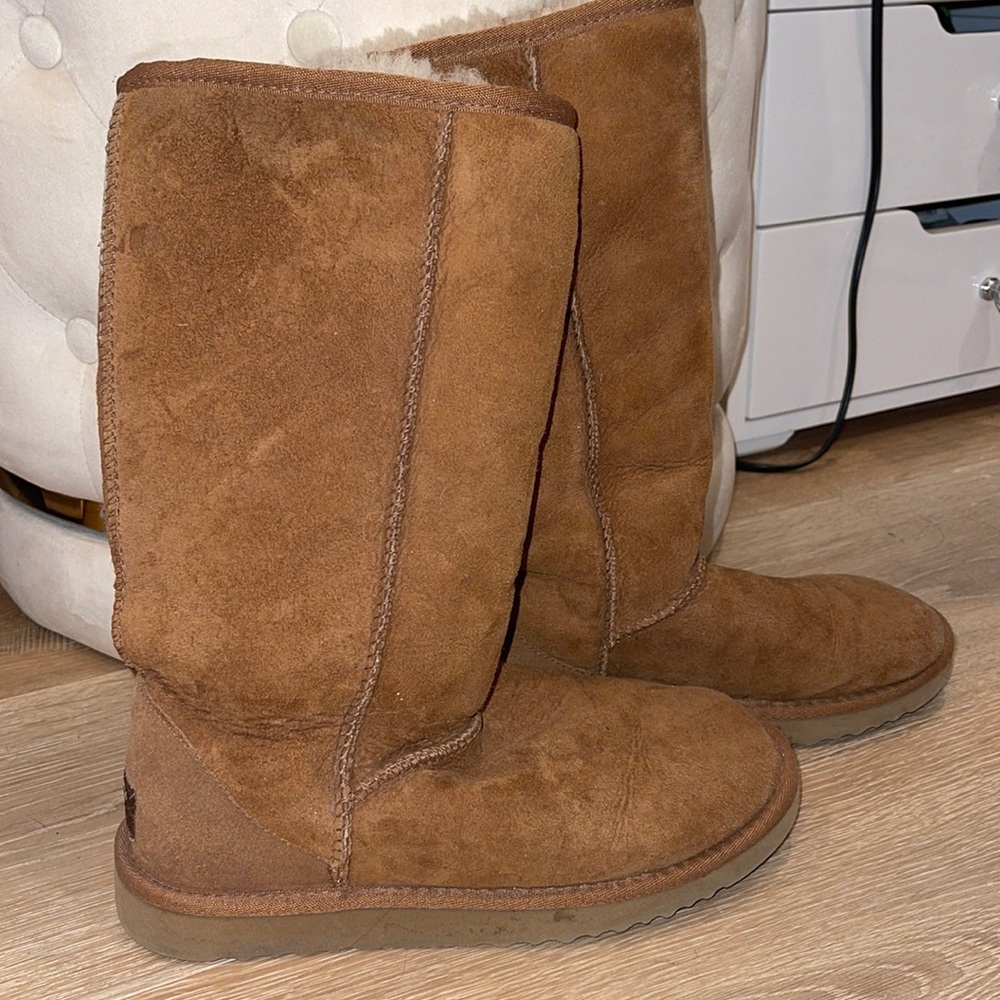 Tall ugg boots! Good condition